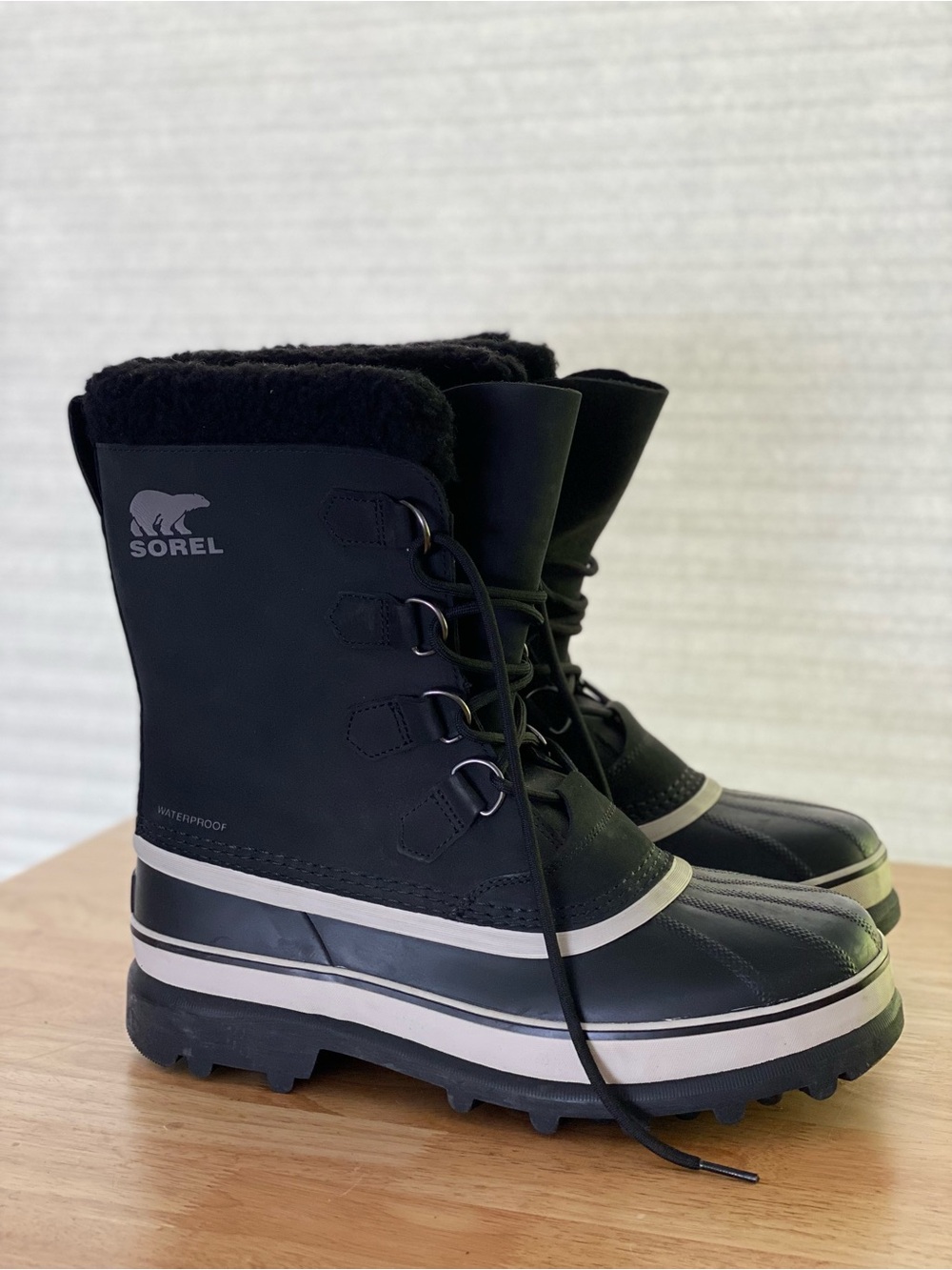 Sorel Black Boots with White Trim - Lace-Up Winter Footwear